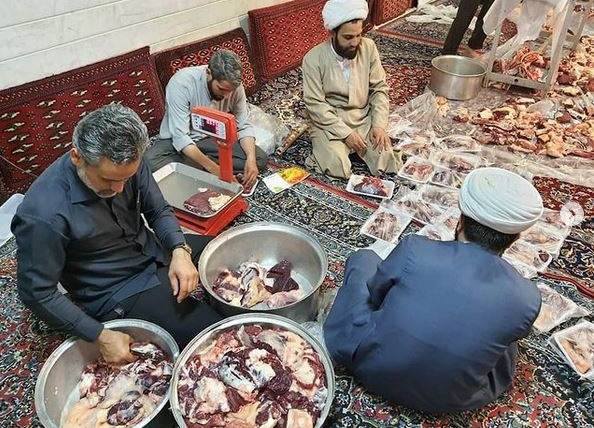 توزیع بسته های معیشتی در قم